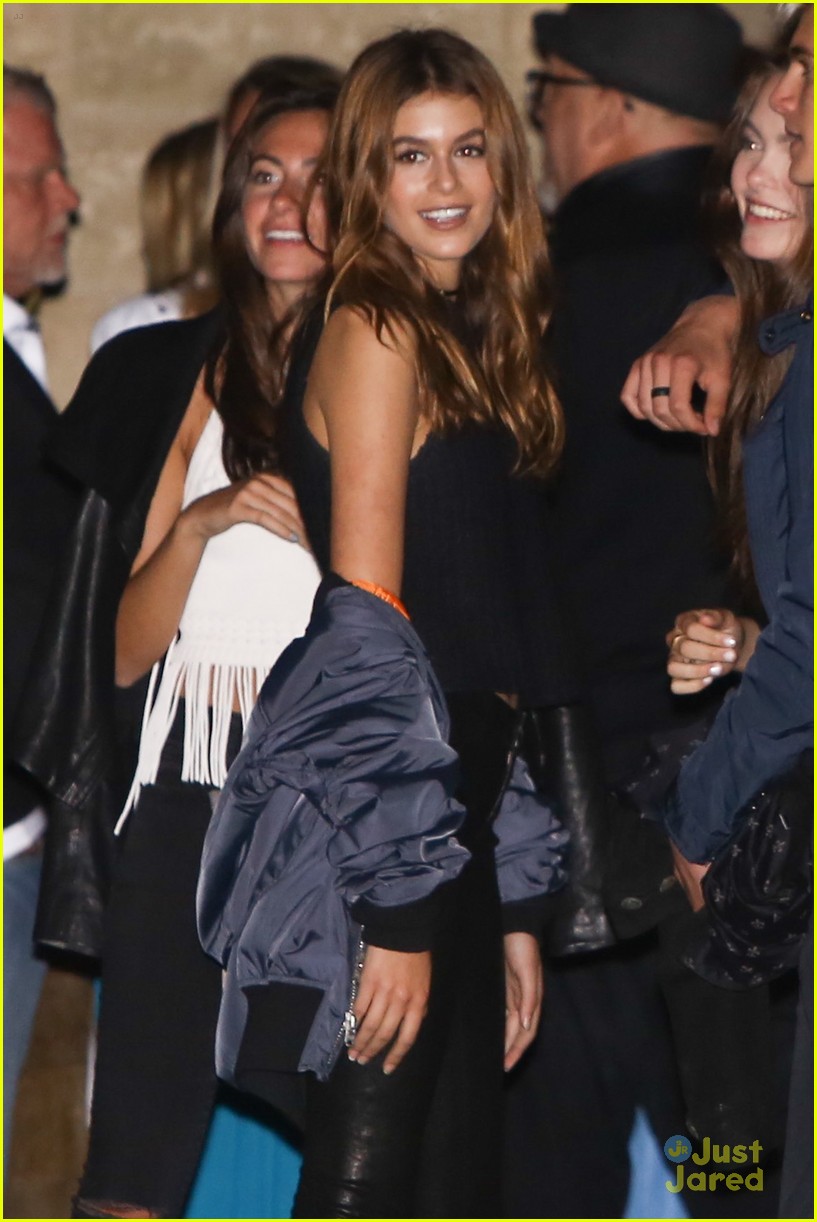 kaia gerber presley gerber opening event mom stuff disappears 05