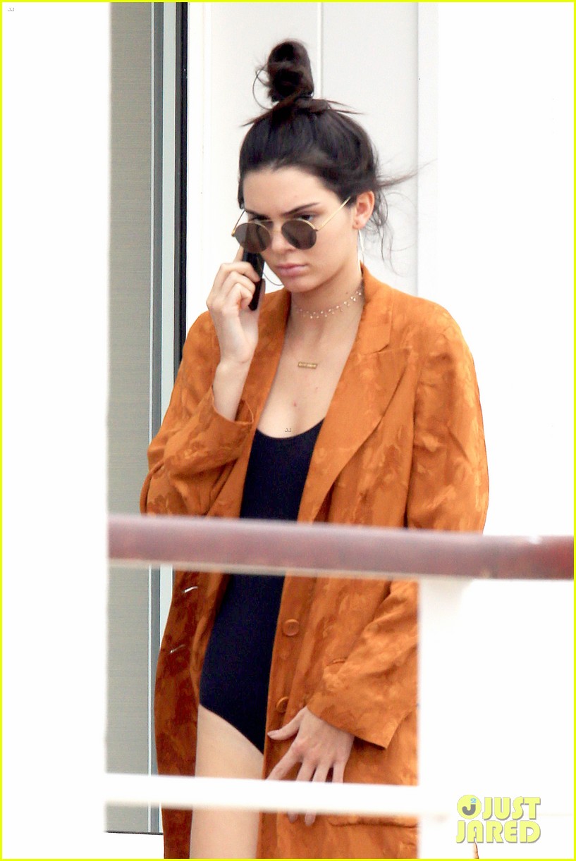 kendall jenner hangs at her hotel in cannes 14