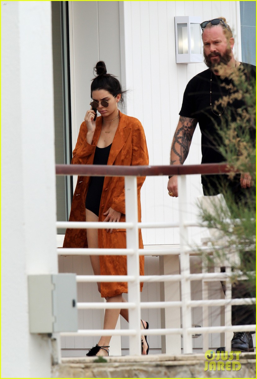 kendall jenner hangs at her hotel in cannes 16
