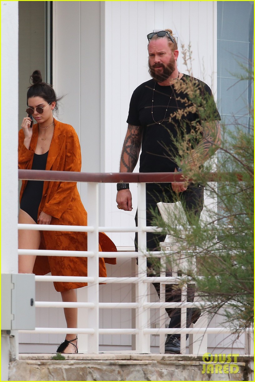 kendall jenner hangs at her hotel in cannes 30