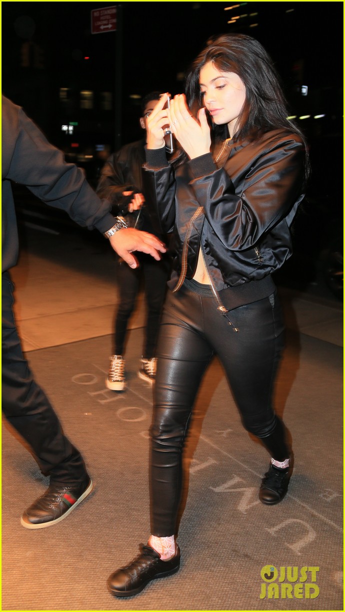 kylie jenner mysterious finger tattoo nyc 44