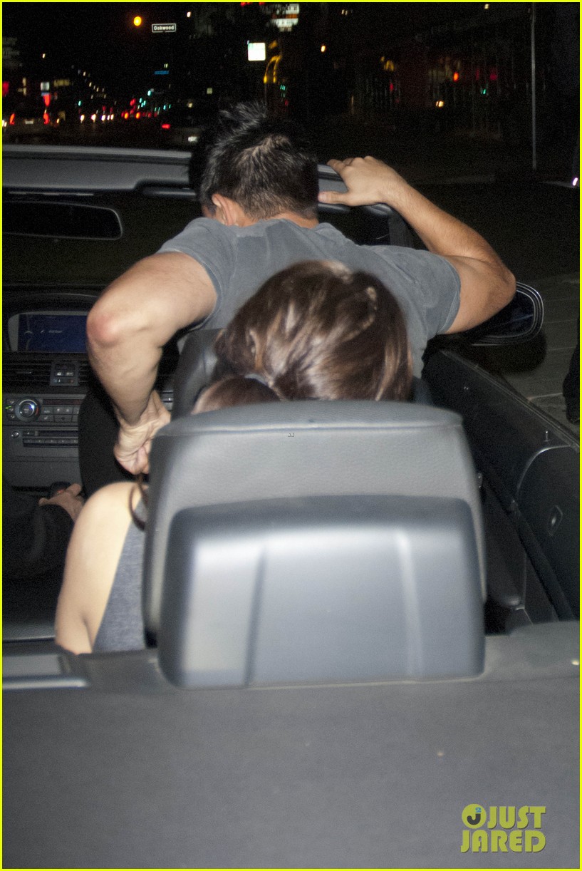 taylor lautner makes a quick exit out of the nice guy 07