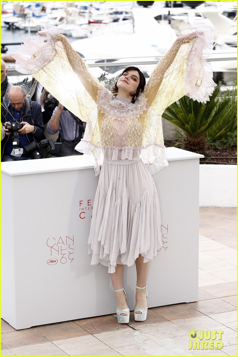 lily rose depp brings the dancer to cannes 05