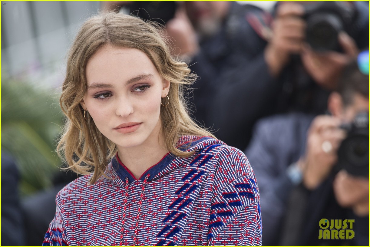 lily rose depp brings the dancer to cannes 36