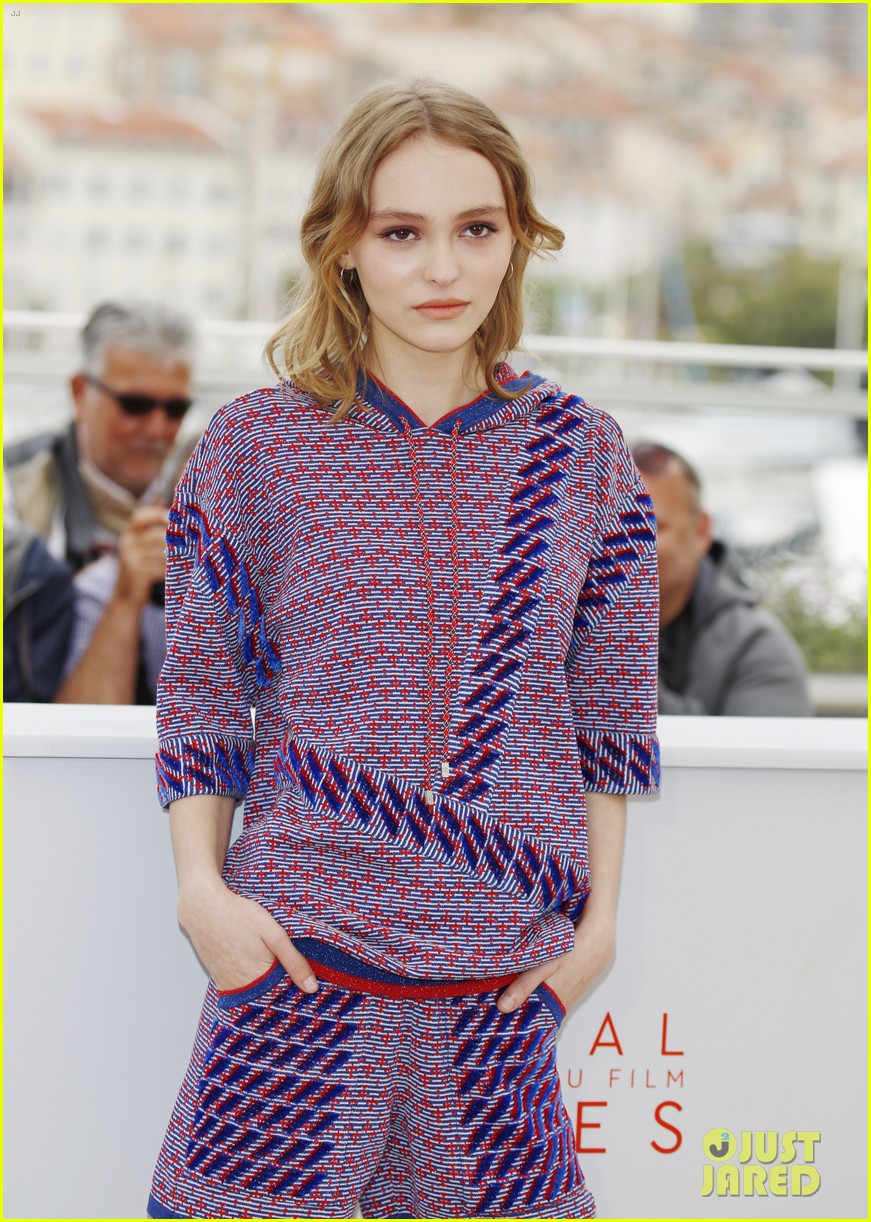 lily rose depp brings the dancer to cannes 44