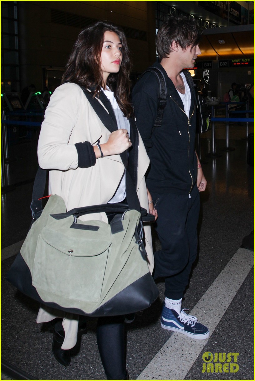 louis tomlinson danielle campbell hold hands lax 08