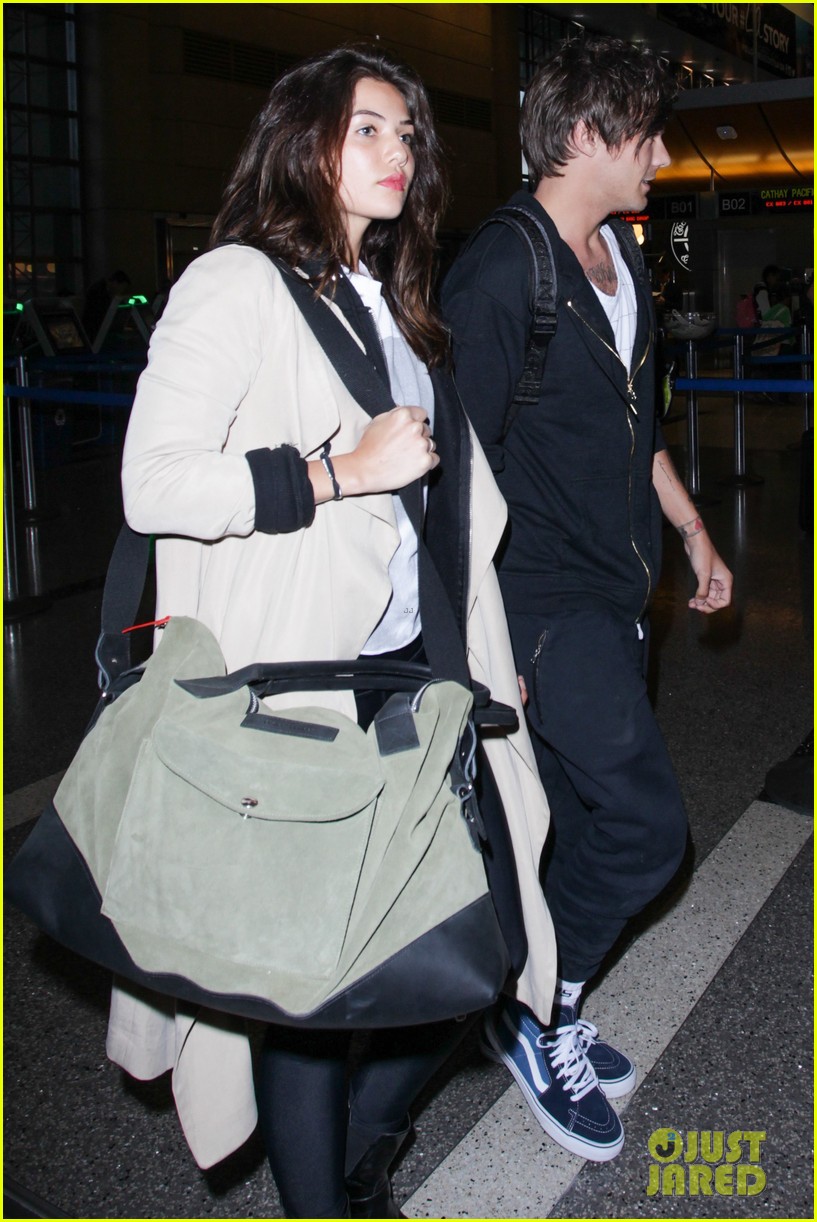 louis tomlinson danielle campbell hold hands lax 11