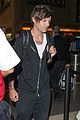 louis tomlinson danielle campbell hold hands lax 02