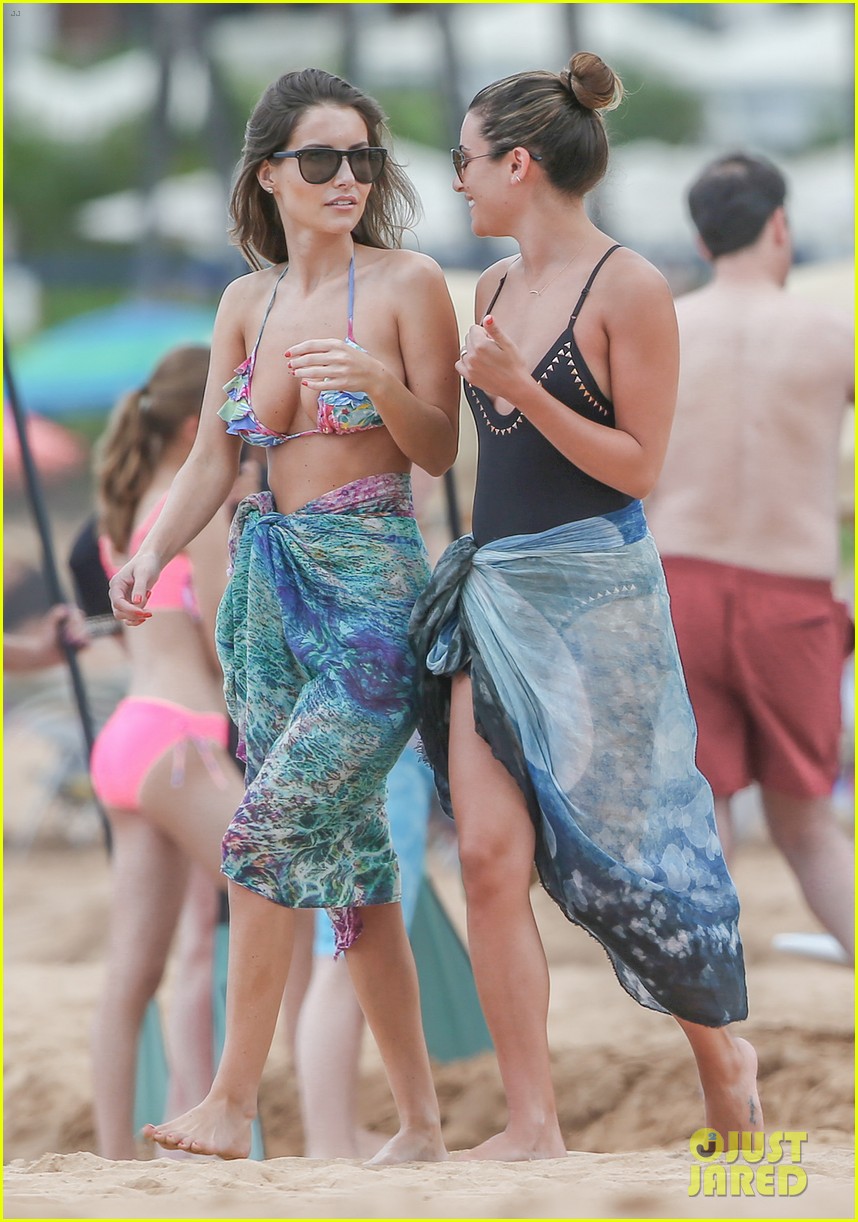 lea michele shows off hot body at the beach in hawaii 03