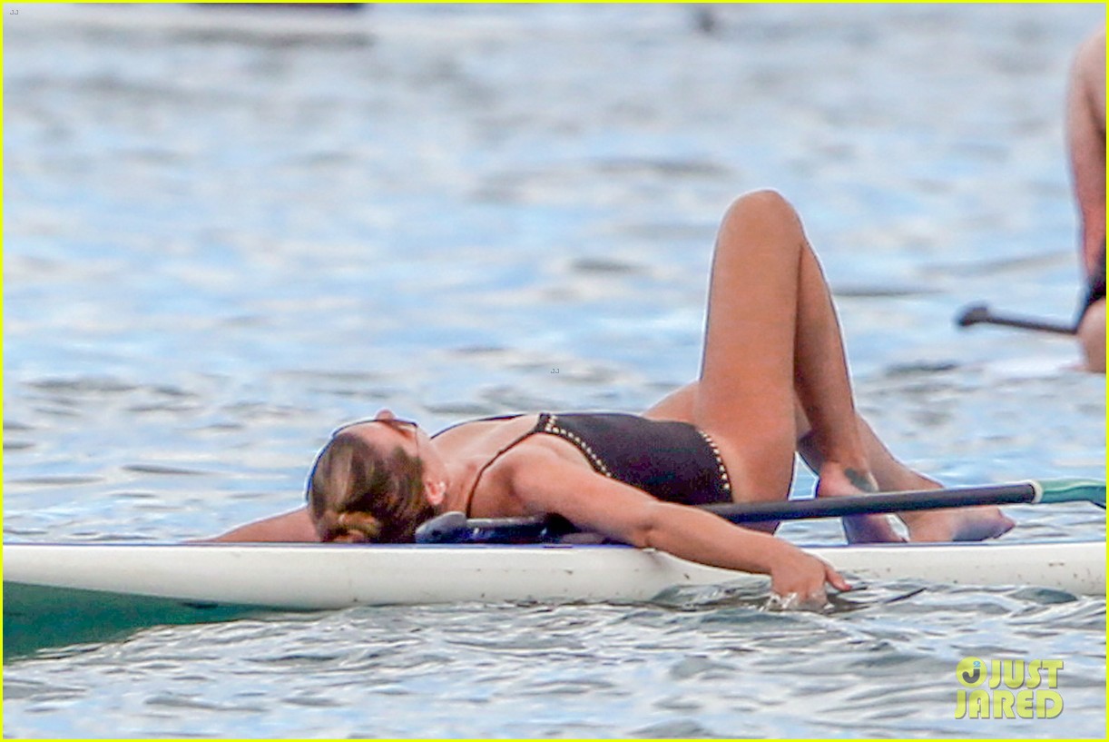 lea michele shows off hot body at the beach in hawaii 05
