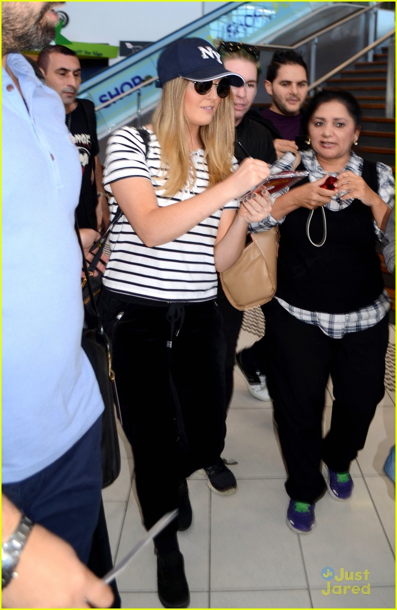 little mix off to melbourne airport pics 05