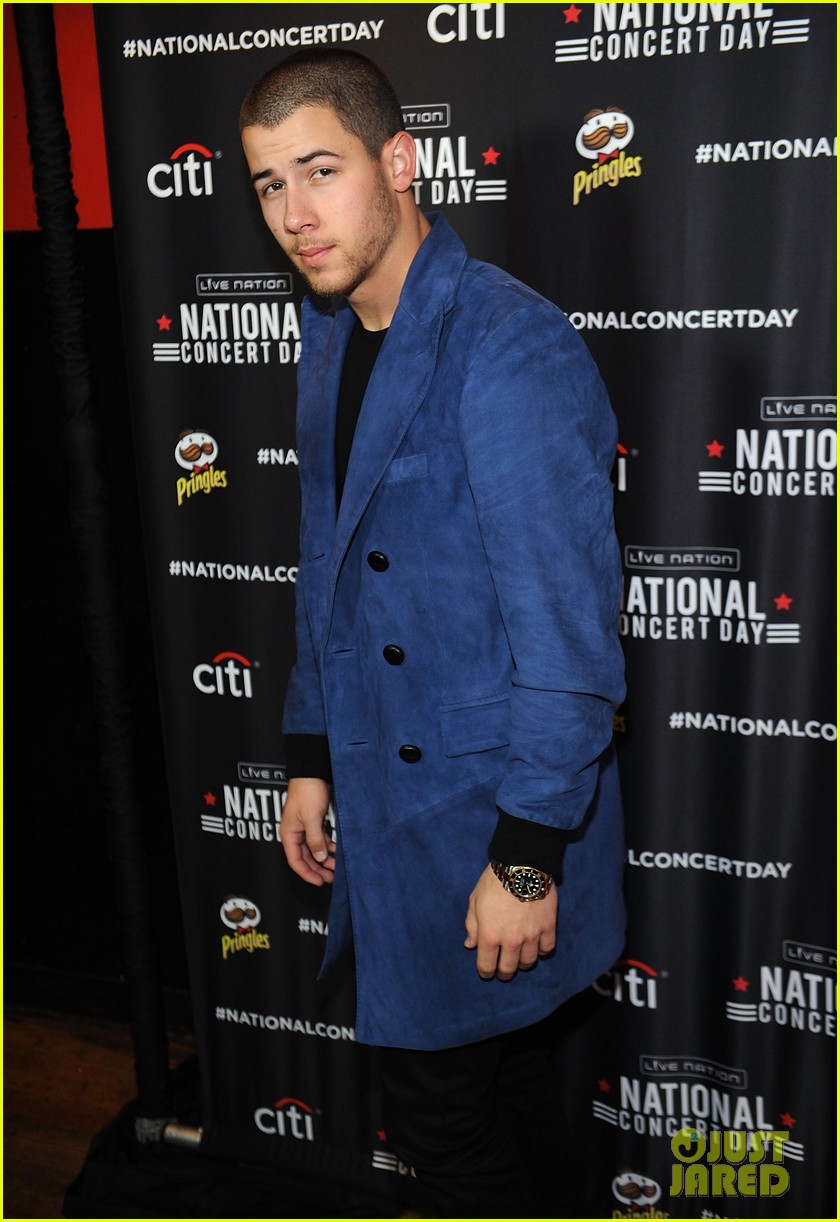 nick jonas wants to be vulnerable with his fans 02