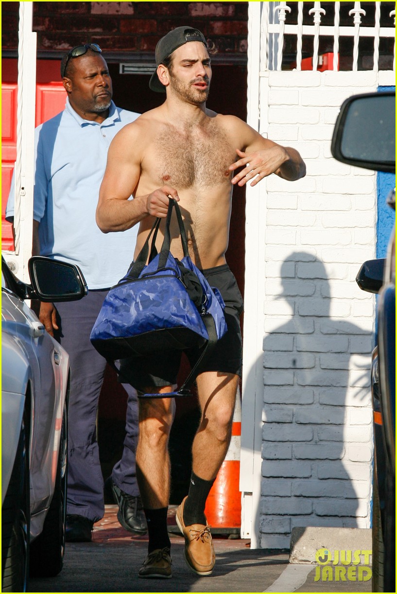 nyle dimarco goes shirtless while leaving dwts rehearsals 07