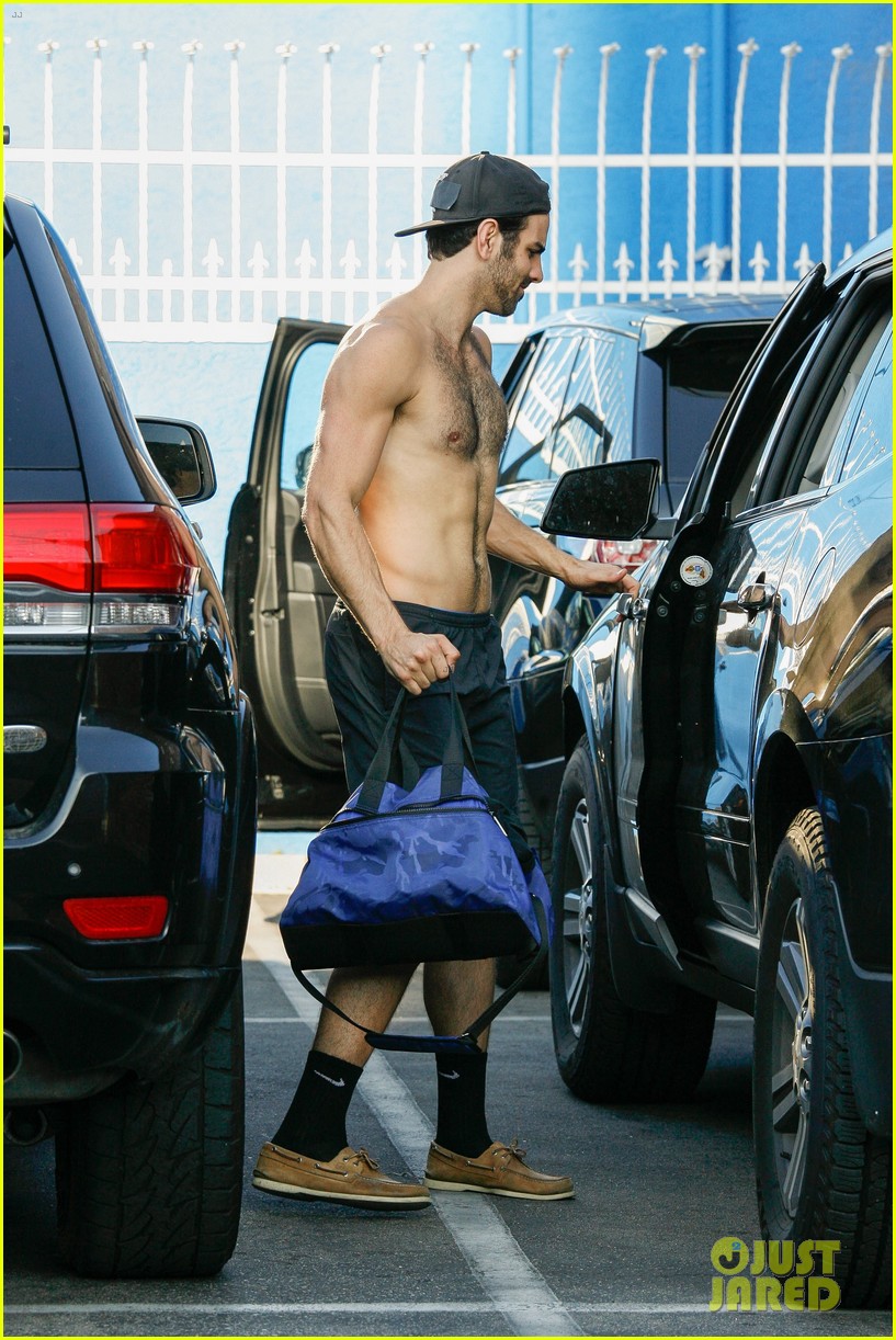 nyle dimarco goes shirtless while leaving dwts rehearsals 08