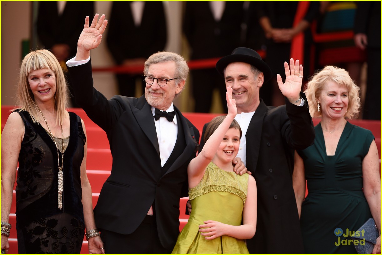 ruby barnhill bfg premiere photocall cannes 12