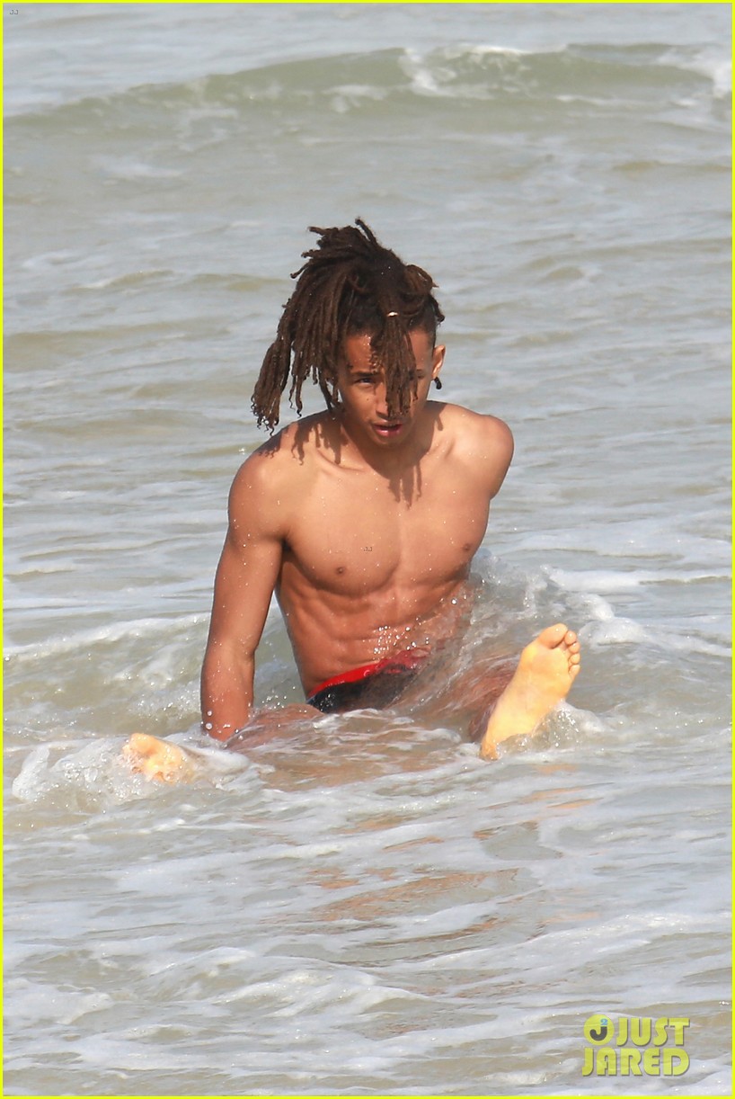 Jaden Smith Goes Shirtless, Wears His Underwear at the Beach: Photo 977890, Jaden Smith, Shirtless Pictures