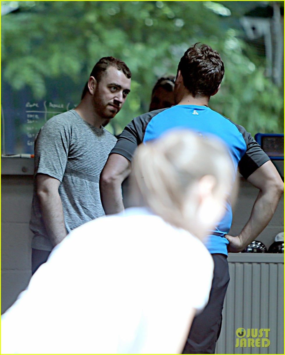sam smith hits the gym for weekend workout 04