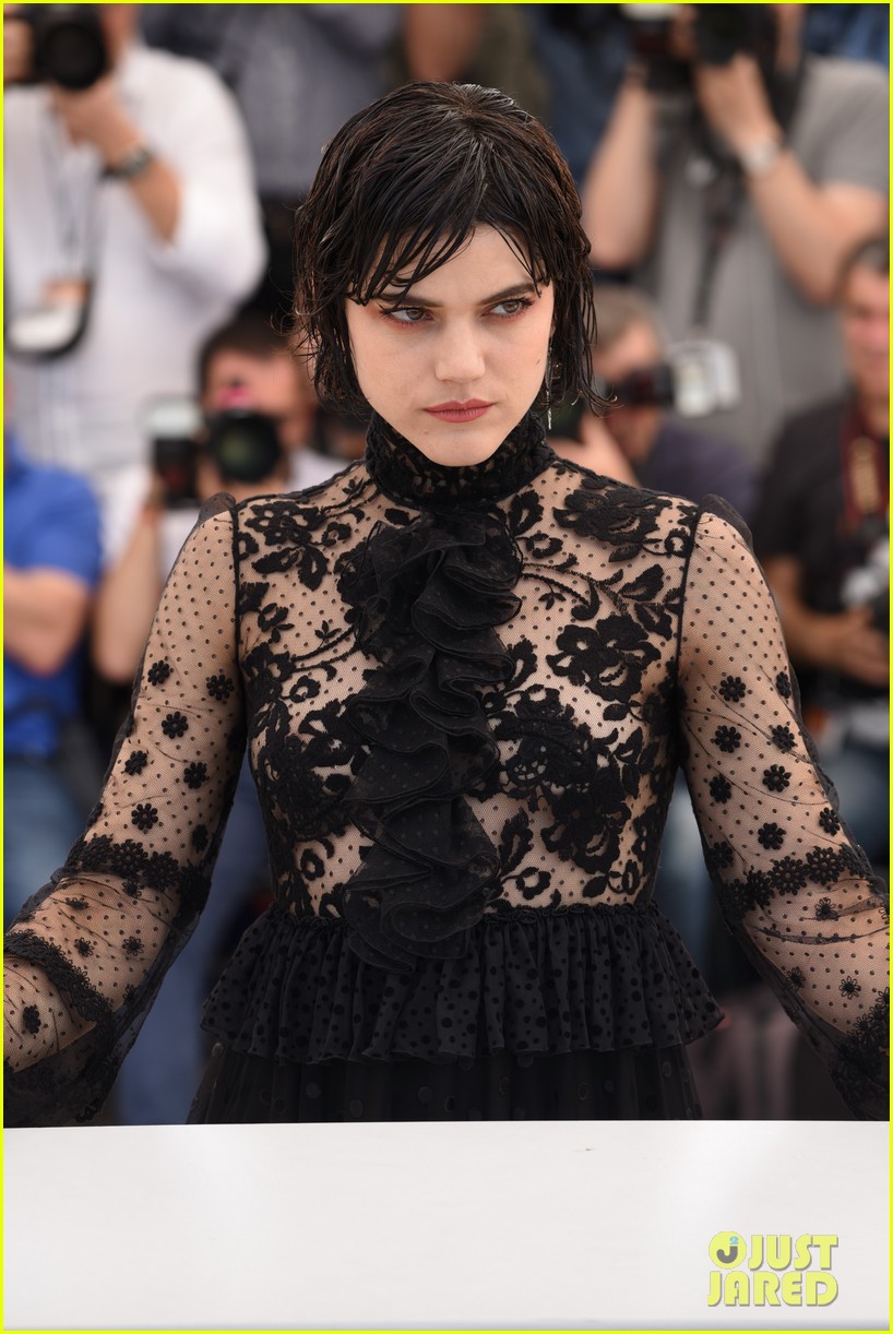 soko the stopover photocall cannes 12