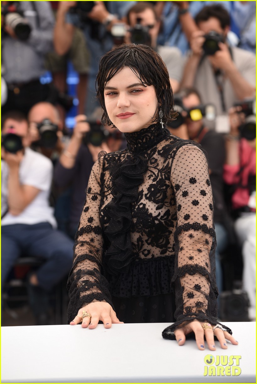 soko the stopover photocall cannes 14