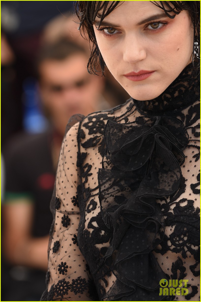 soko the stopover photocall cannes 19