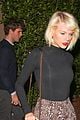 taylor swift dines out with brother austin 08