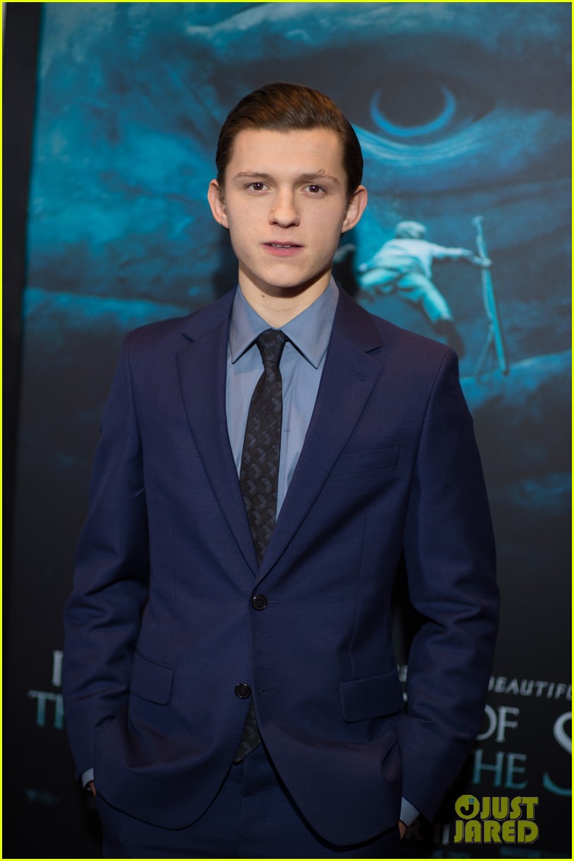 who is spider man tom holland 19