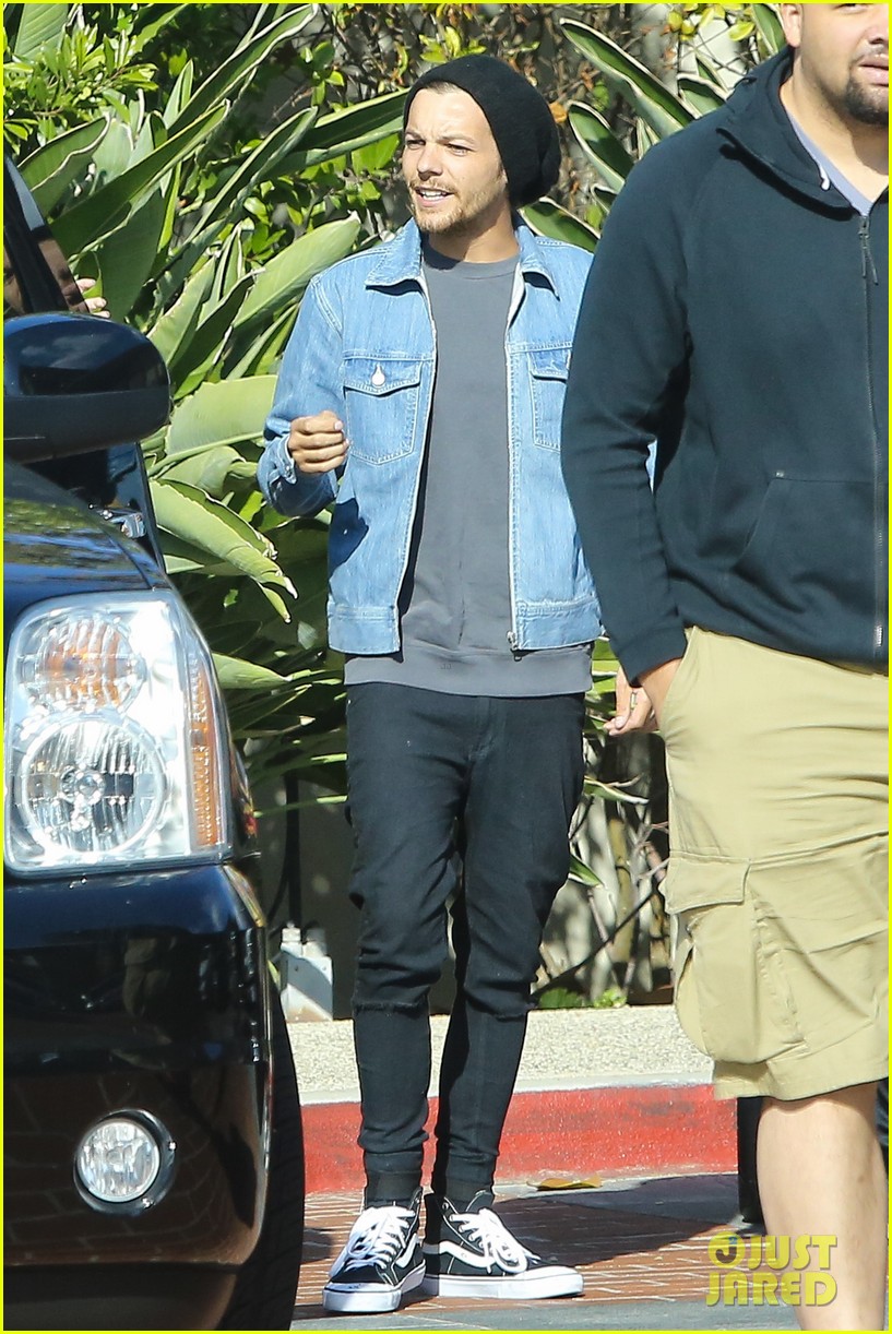 louis tomlinson meets up with briana jungwirth 12