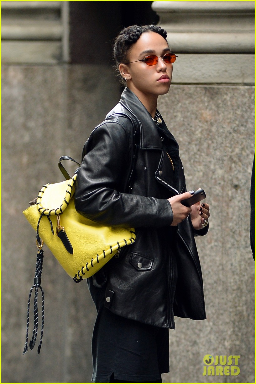 fka twigs leaves ny after met 02
