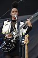 alessia cara concert coldplay manchester 04