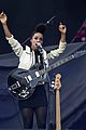alessia cara concert coldplay manchester 20