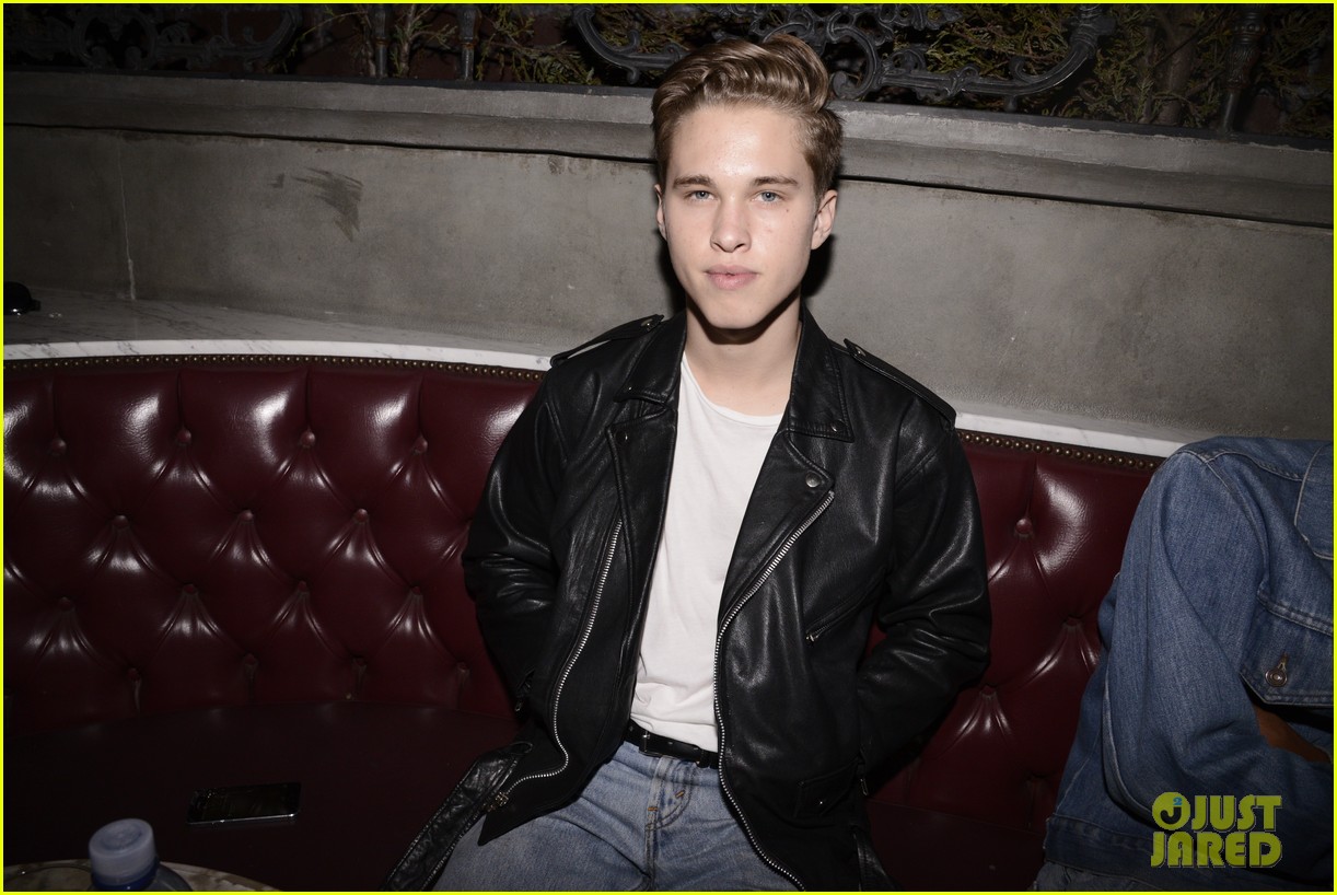 singer ryan beatty comes out as gay 02