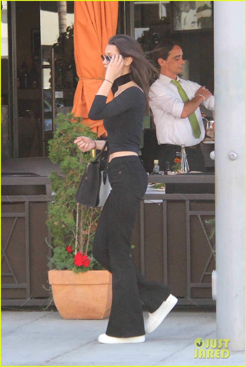 bella hadid lunch with dad mohamed fathers day 10