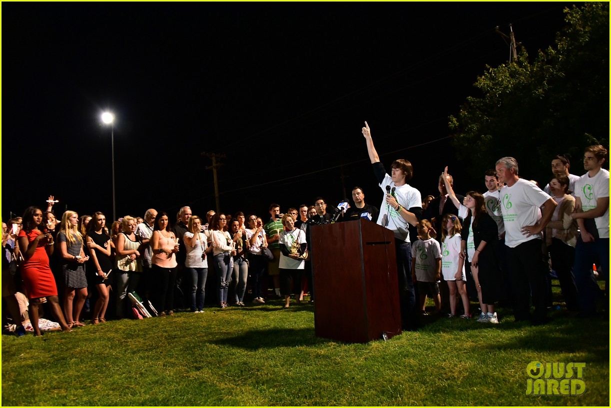 christina grimmies brother mark speaks out at hometown vigil 08