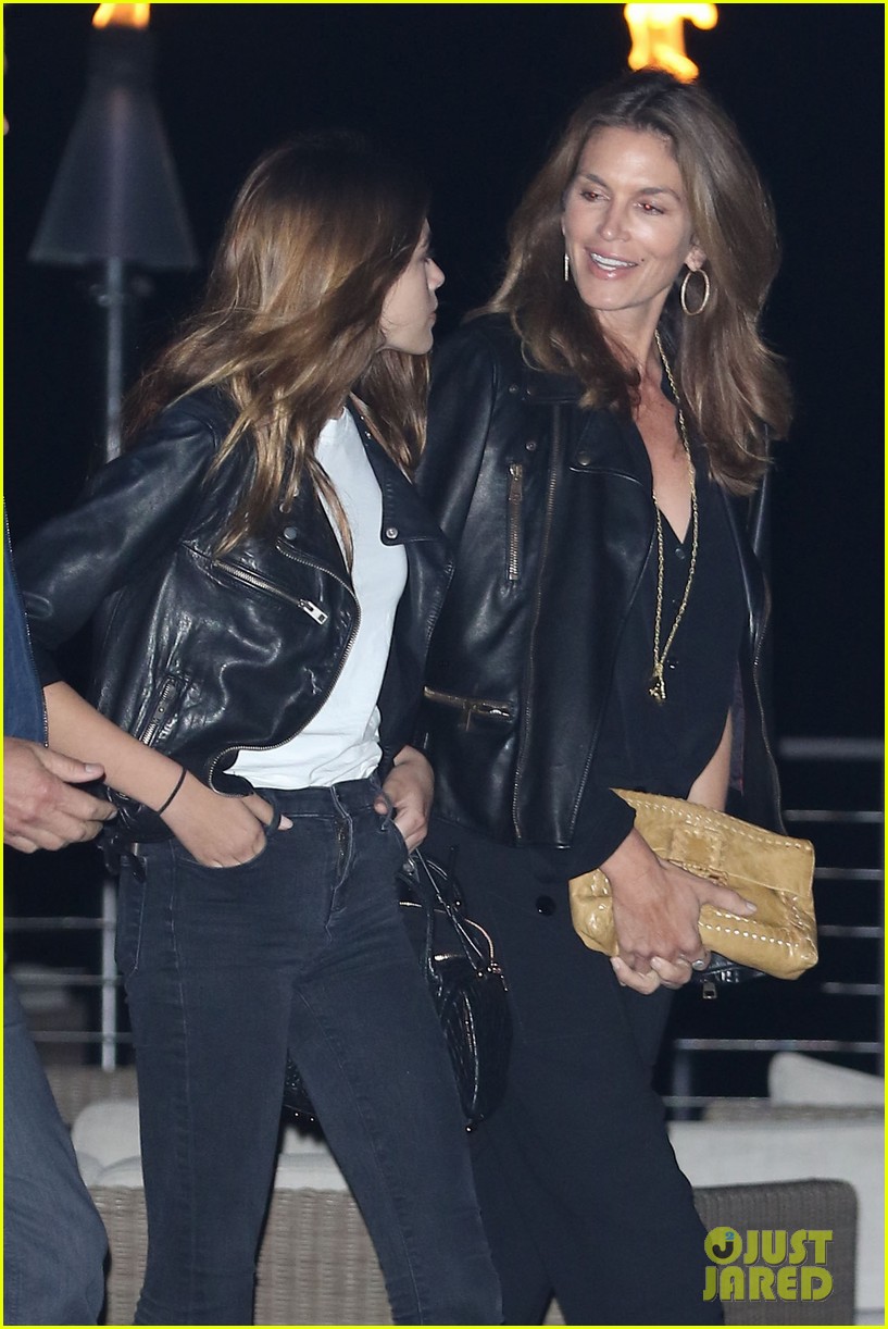 kaia gerber cindy crawford have a night out in malibu 04