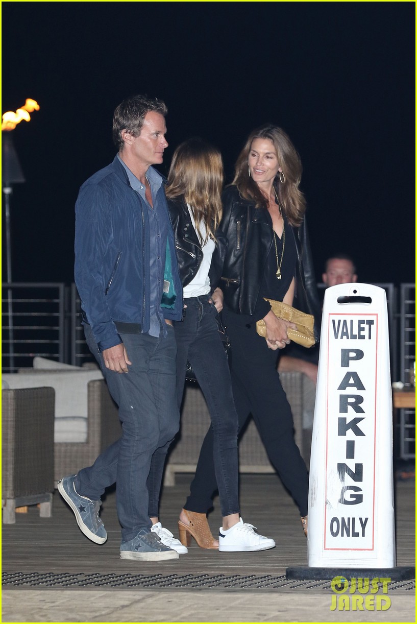 kaia gerber cindy crawford have a night out in malibu 21