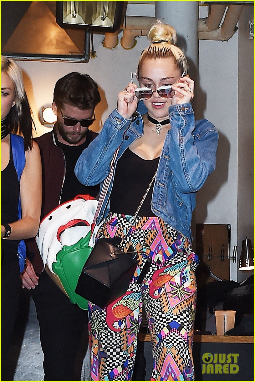 miley cyrus liam hold hands night out 13