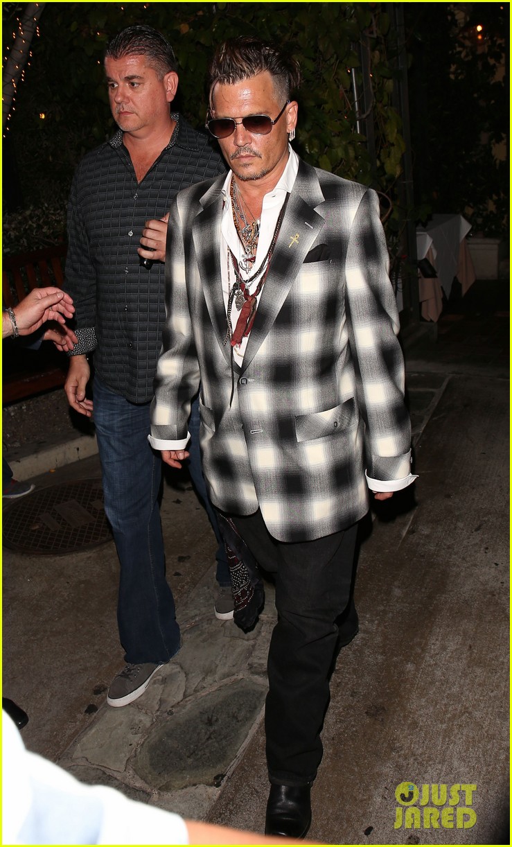 johnny depp has family dinner with lily rose 01