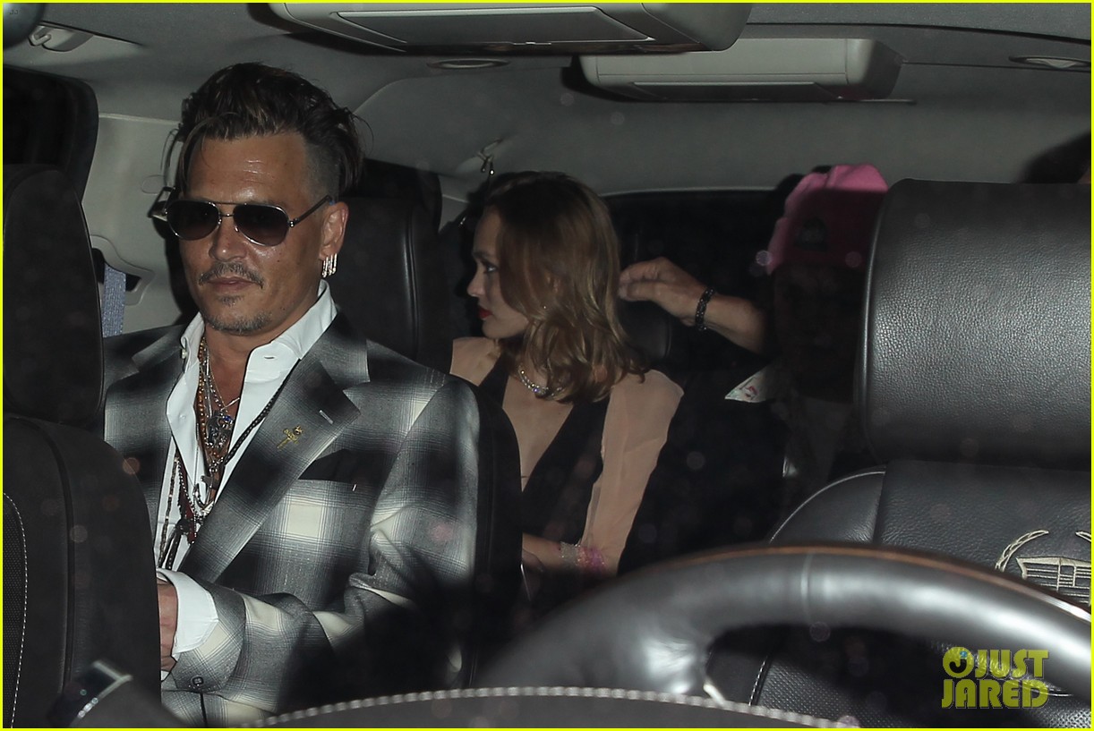 johnny depp has family dinner with lily rose 33