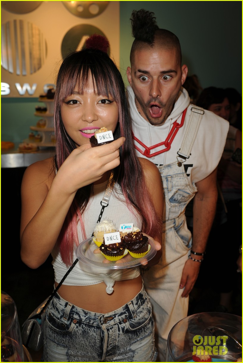 dnce cupcake toothbrush party 16