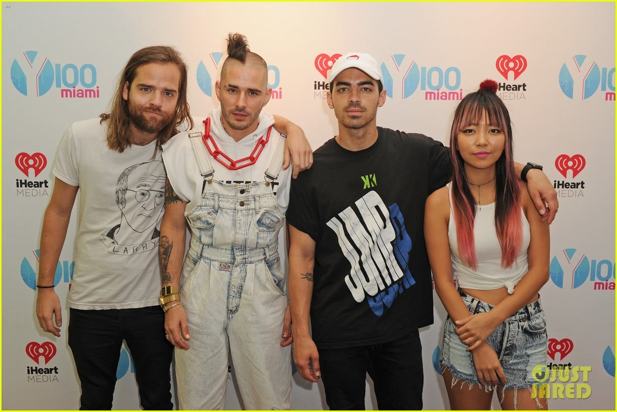 dnce cupcake toothbrush party 23