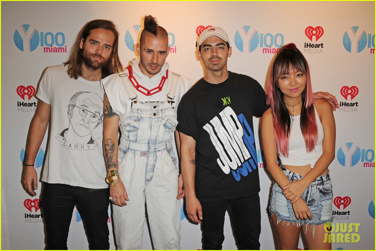 dnce cupcake toothbrush party 24