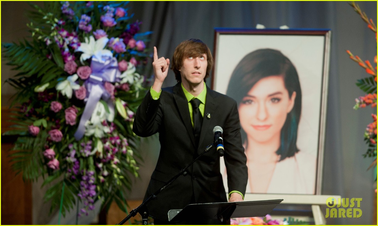 christina grimmie family speaks at her memorial 01
