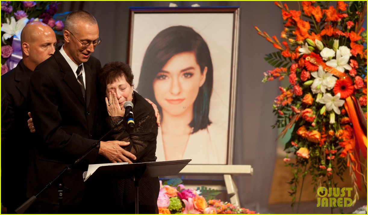 christina grimmie family speaks at her memorial 03