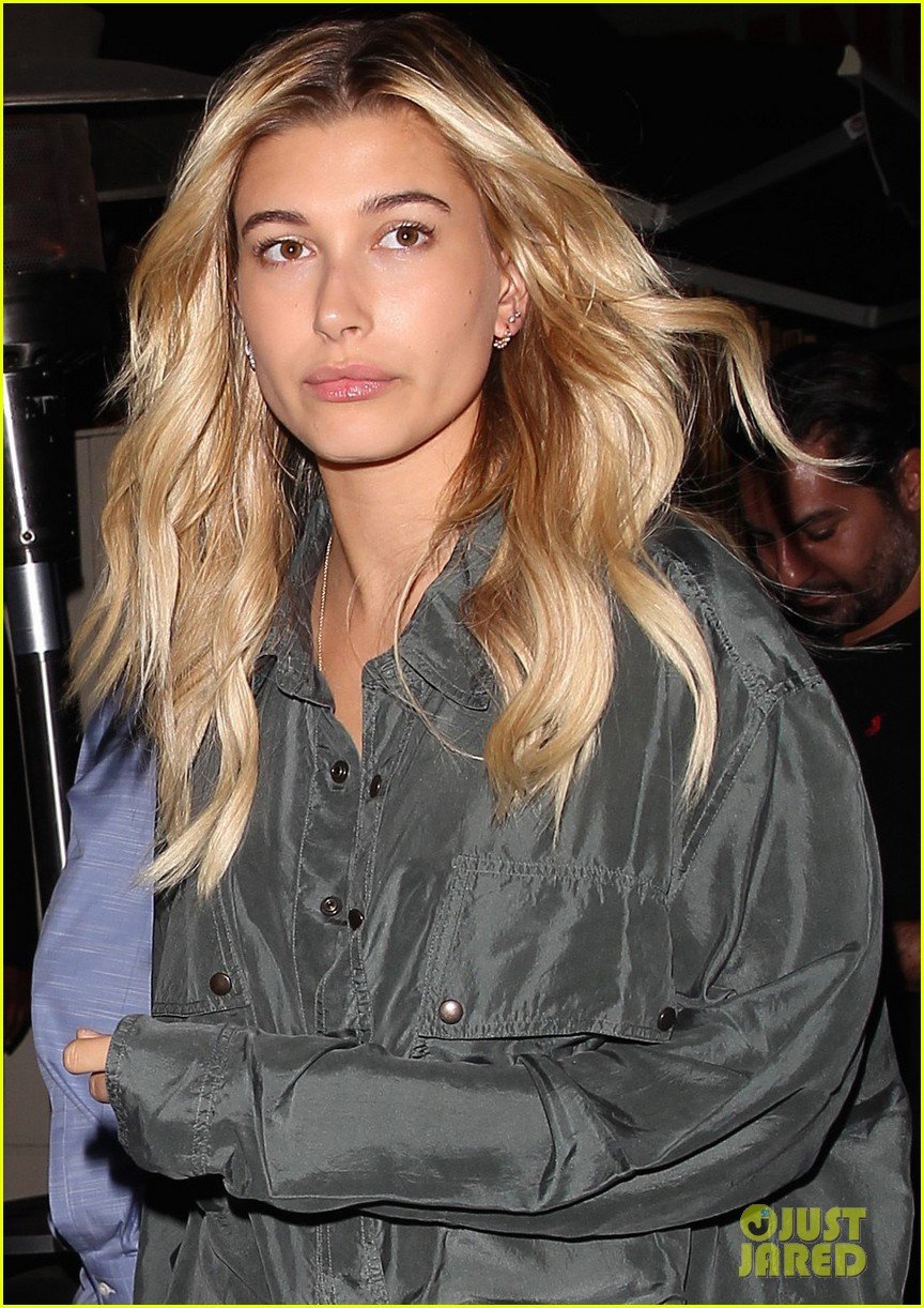 hailey baldwin nice guy night out after drake dinner 01
