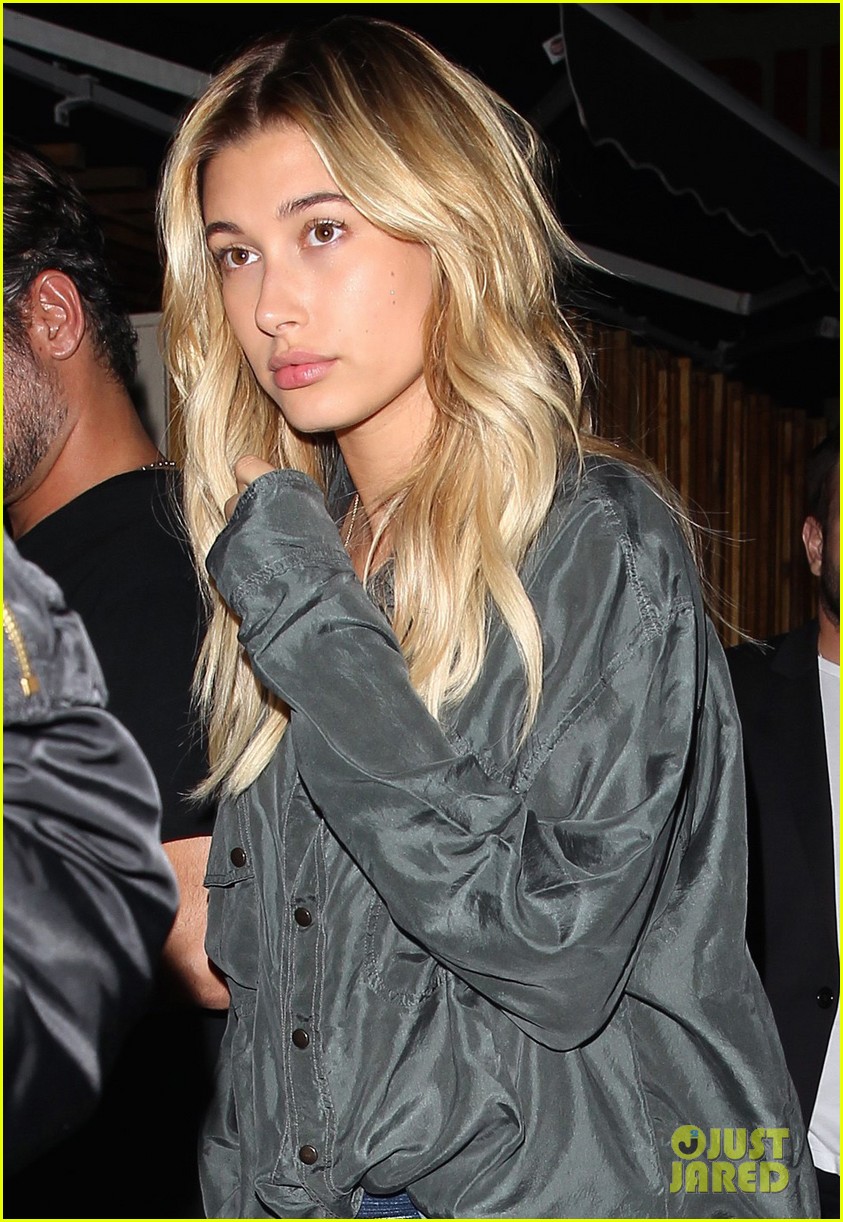 hailey baldwin nice guy night out after drake dinner 04