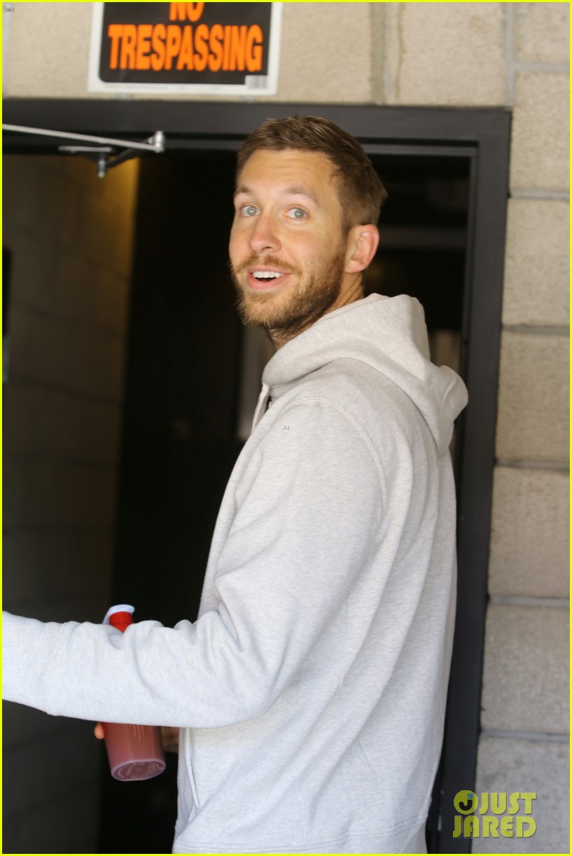 calvin harris is all smiles after taylor swifts new romance news 07