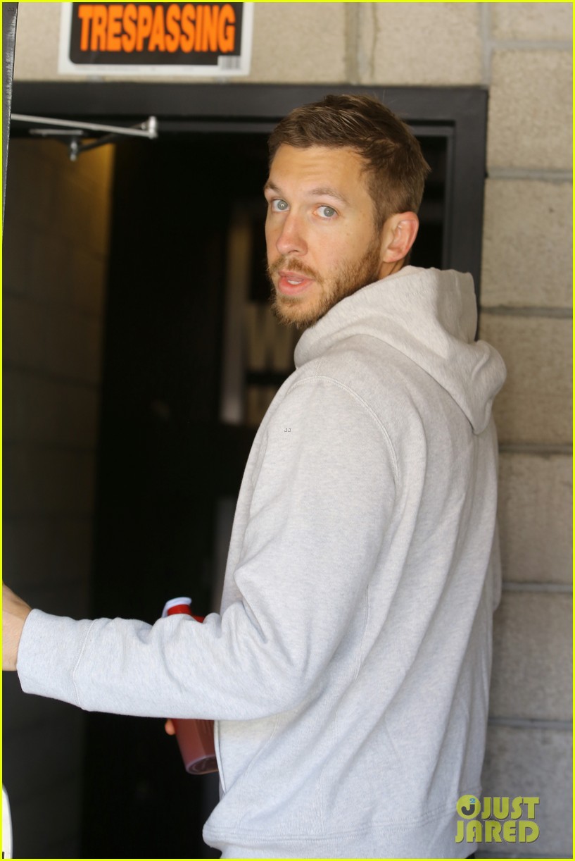 calvin harris is all smiles after taylor swifts new romance news 15