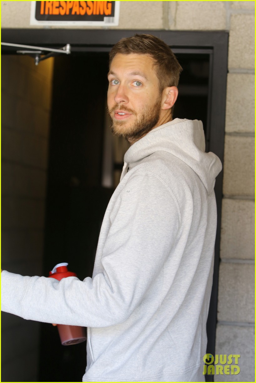 calvin harris is all smiles after taylor swifts new romance news 27