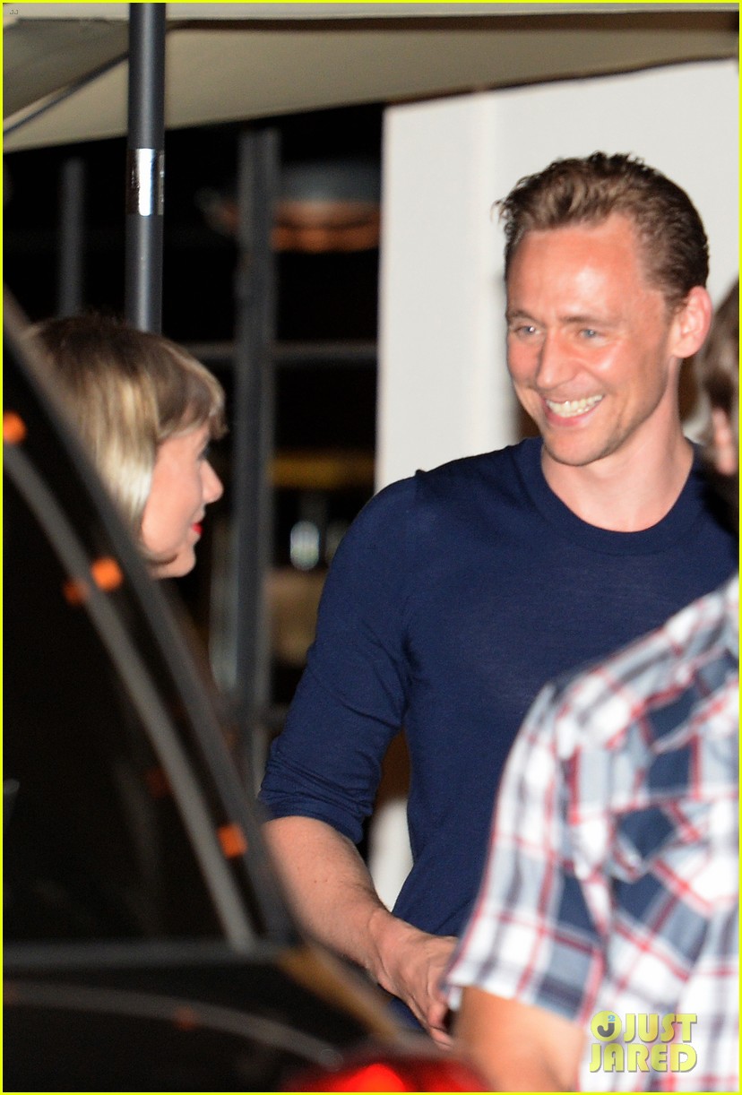 tom hiddleston looks smitten with taylor swift 30