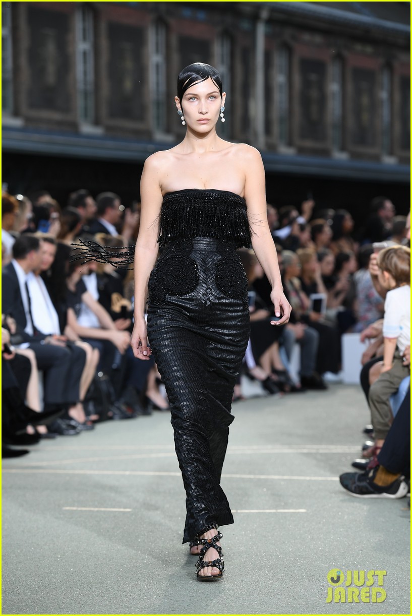 kendall jenner bella hadid walk in givenchy paris show 05